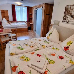 Dreibettzimmer